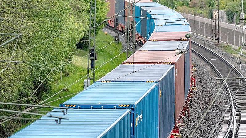 Der Anteil der Schiene am gesamten Güterverkehr stagniert in Deutschland bei rund 19 Prozent. Foto: Armin Weigel/dpa