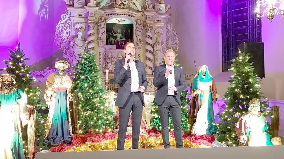 Für die Auftritte in der Vorweihnachtszeit mit Hansi und Robert Feller werden die Kirchen aufwändig geschmückt. Foto: privat
