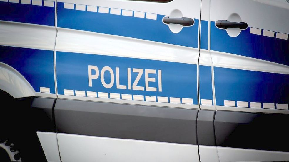 Die Polizei rückte in der Nacht zu Sonnabend zu einem Unfall in Bunde aus. Symbolbild: Pixabay