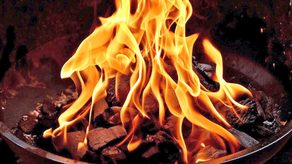 Ein kleines Feuer am Abend – das ist zwar gemütlich, aber nicht ohne Gefahren. Foto: pixabay