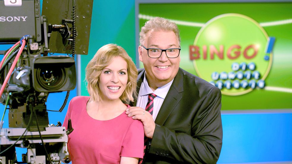 Die Gastgeber der Bingo-Show, Jule Gölsdorf und Michael Thürnau. Foto: Seifert
