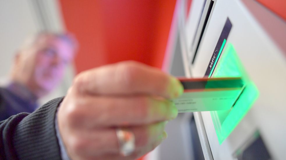 Die Sparkasse Aurich-Norden verändert ihr Netz an Geldautomaten. Symbolfoto: Ortgies