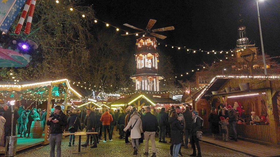 So wird es auch dieses Jahr im Stadtgarten aussehen, vielleicht noch etwas schöner beleuchtet: der Engelke-Markt. Foto: Archiv
