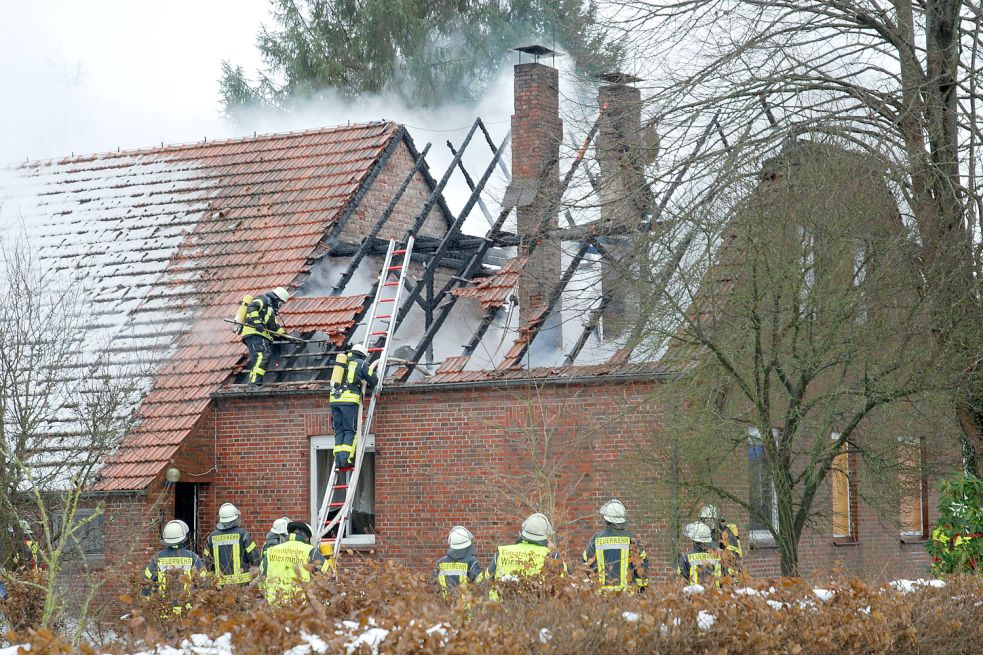 Der Dachstuhl des Hauses stand in Flammen. Bild: Frauenlob