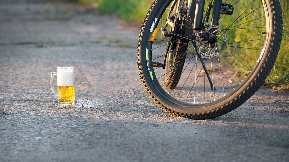 Alkohol und Radfahren – das ist keine gute Kombination. Foto: Adobe Stock