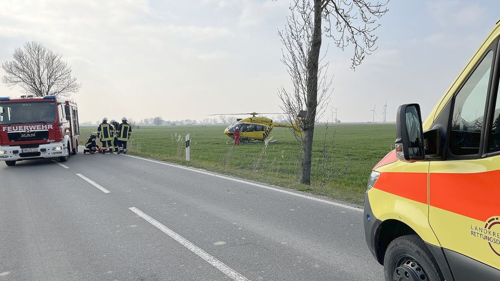 April 2023: Ein Motorradfahrer stirbt bei einem Unfall in der Gemeinde Krummhörn. Foto: Archiv/Feuerwehr