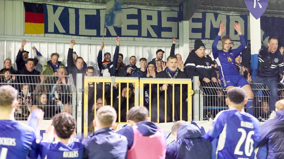 Auf die Anhänger im Ostfrieslandstadion kann sich Kickers Emden in dieser Spielzeit verlassen. Foto: Doden/Emden
