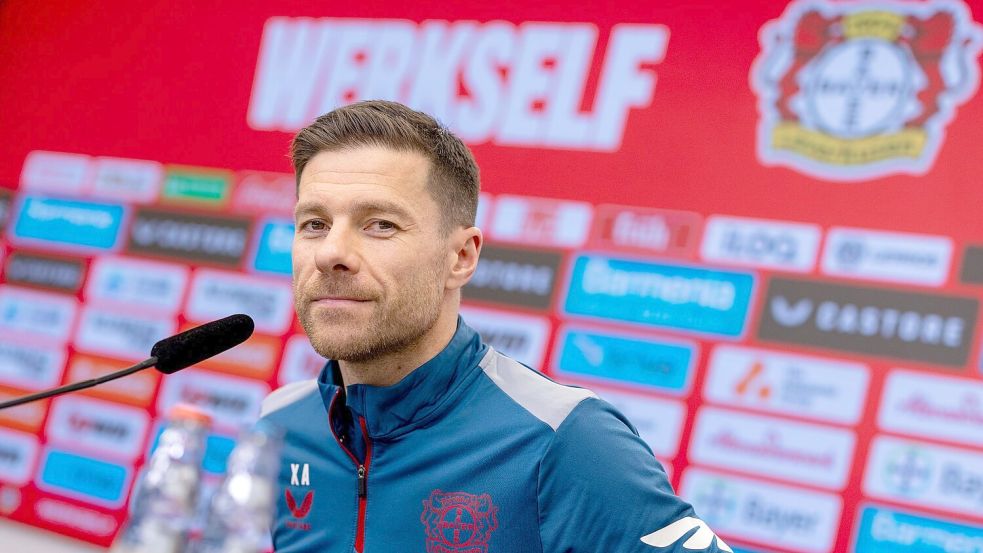 Trainer Xabi Alonso hat sich für einen Verbleib in Leverkusen entschieden. Foto: Christoph Reichwein/dpa