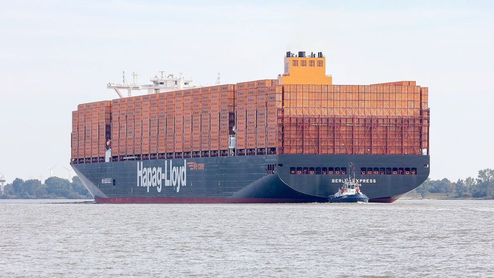 Die Reederei Hapag-Lloyd will fit für den Weltmarkt werden. Foto: Bodo Marks/dpa