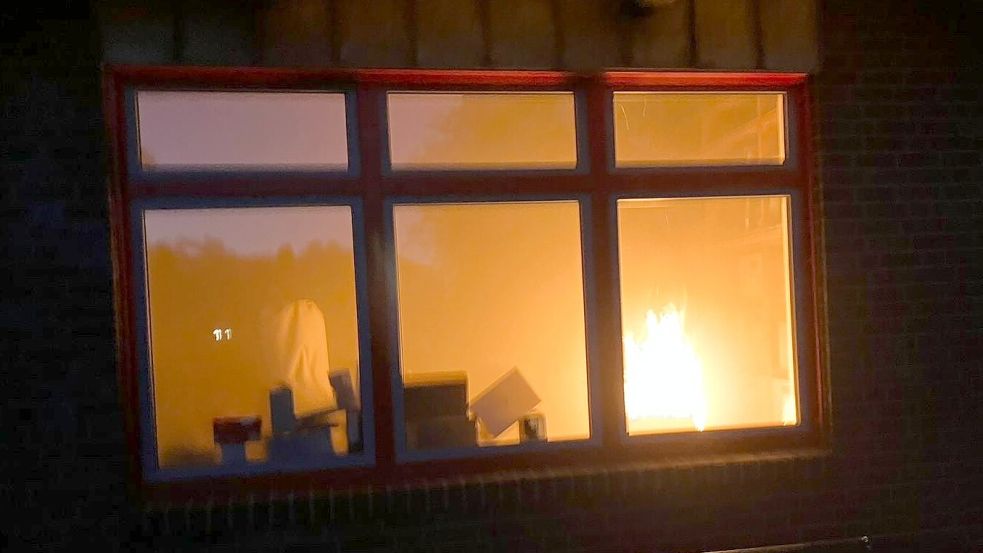 Ein Keramikofen im Werkraum geriet an der Grundschule in Elisabethfehn in Brand. Fotos: Giehl/Feuerwehr Saterland