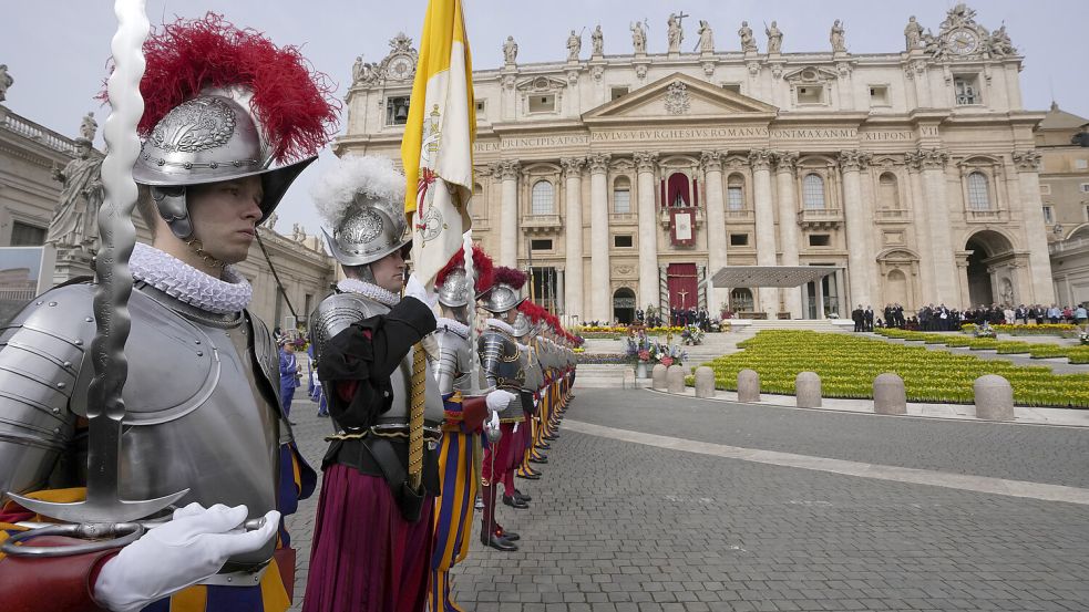 Auch im Vatikan wird Personal gesucht - mit einer eigenen Jobbörse. Foto: dpa/AP/ Andrew Medichini