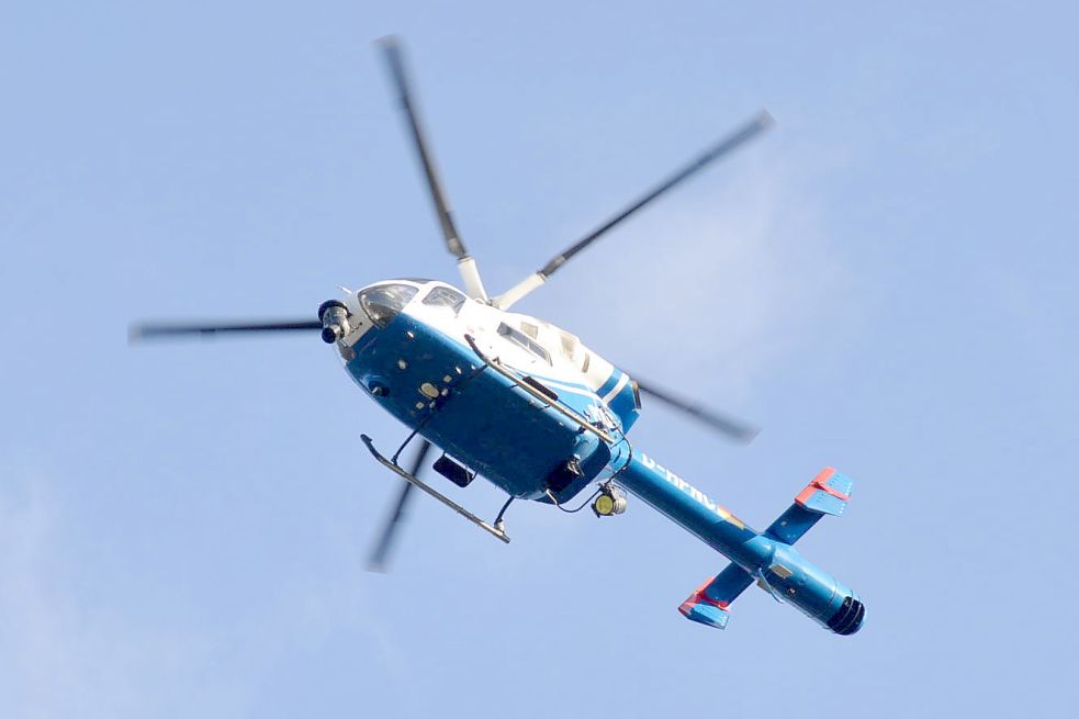 Auch ein Hubschrauber war im Einsatz. Bild: Wolters