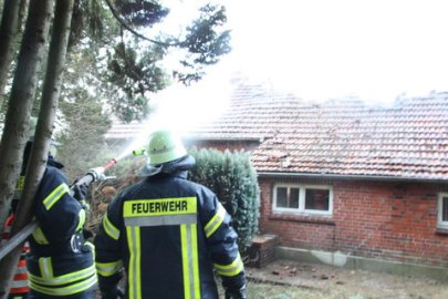 Feuer zerstört Wohnhaus in Völlenerfehn - Bild 2