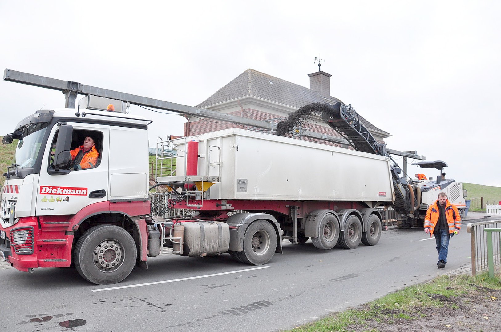 Bauarbeiten an der Brücke bei Nüttermoor - Bild 1