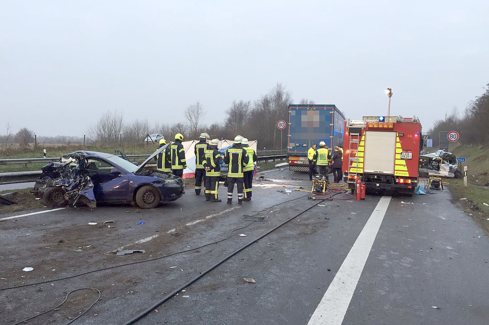 Schwerer Verkehrsunfall in Moormerland - Bild 2