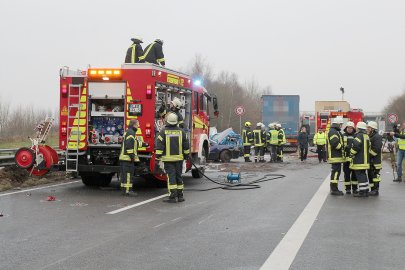 Schwerer Verkehrsunfall in Moormerland - Bild 7