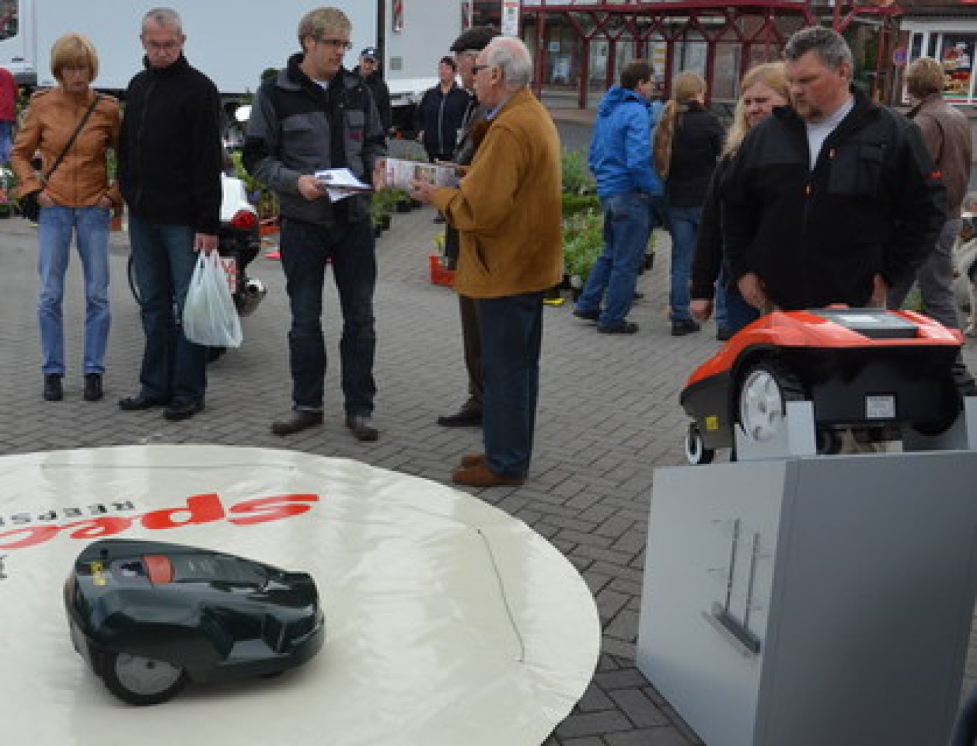Blumenmarkt in Wiesmoor - Bild 1