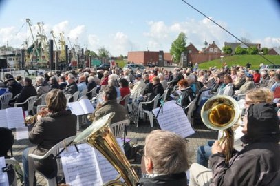 Gottesdienst am Ditzumer Hafen - Bild 2