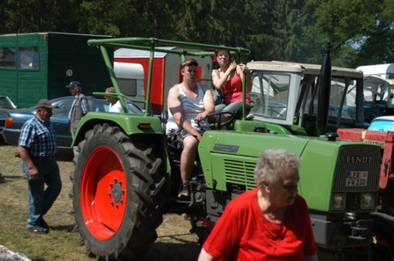 Oldtimer-Treckertreffen in Schwerinsdorf - Bild 1