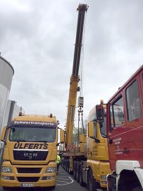 Bagger in Weeneraner Hafen gestürzt - Bild 4