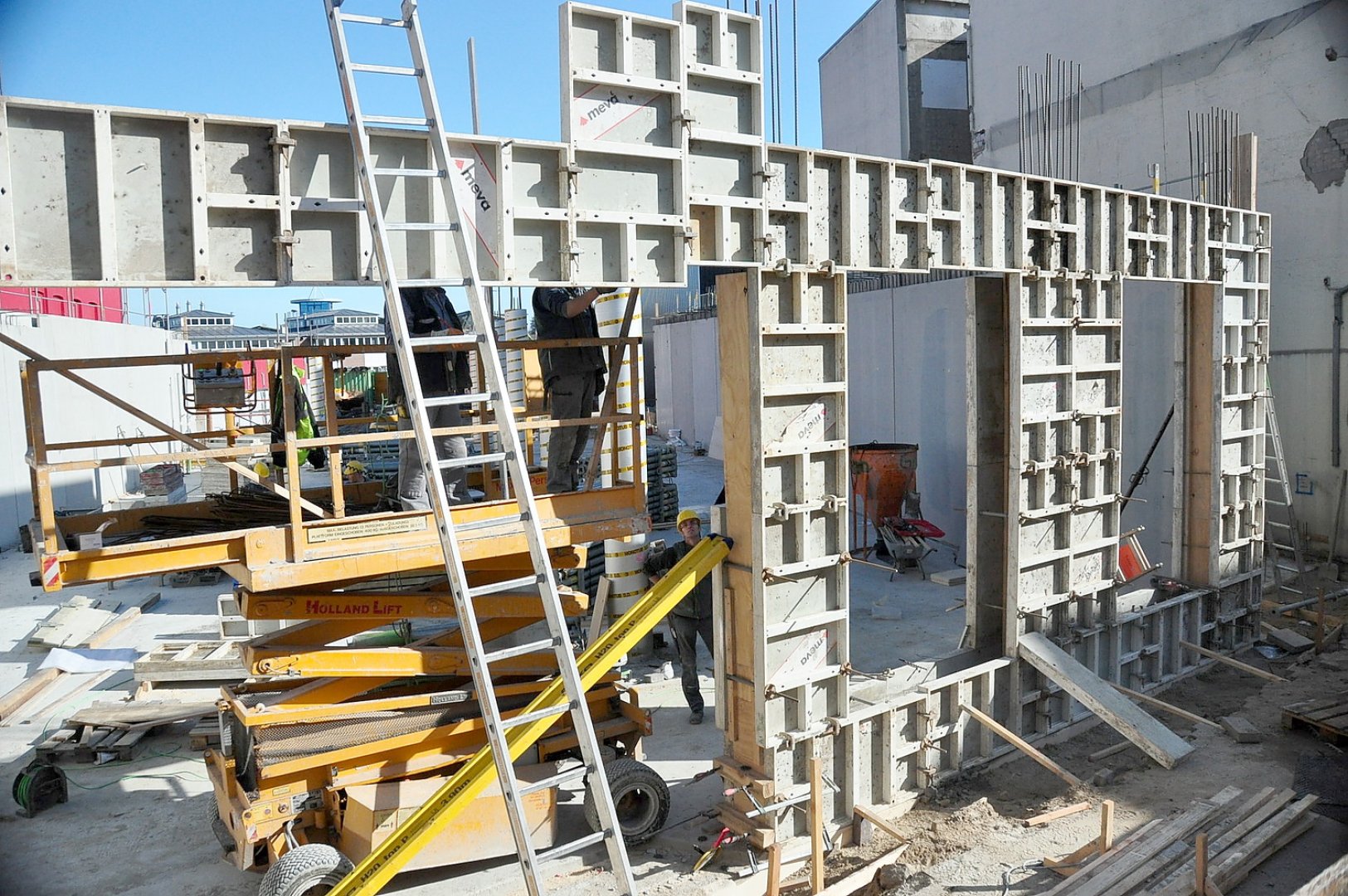 Neubau der Drogerie Müller in Leer - Bild 1