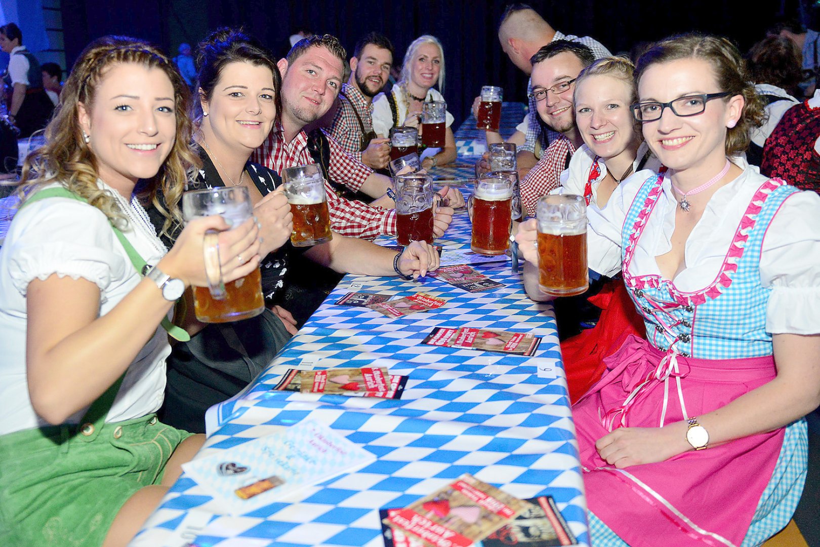 Tausende feierten Oktoberfest in Aurich - Bild 1
