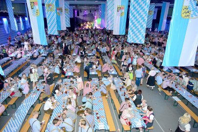 Tausende feierten Oktoberfest in Aurich - Bild 4