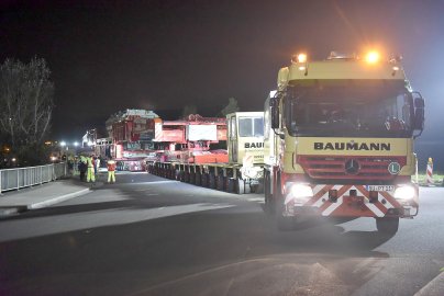 Schwertransport in Emden - Bild 2