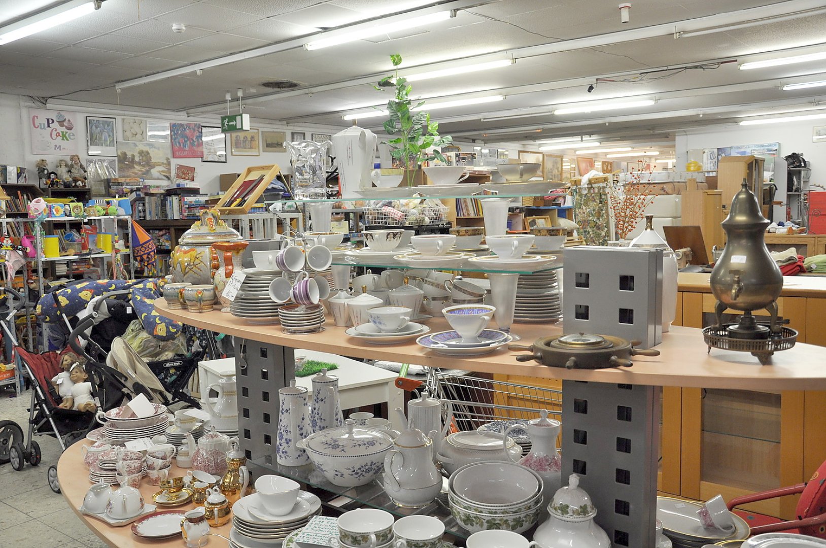 Auf Schatzsuche in der Flohmarktscheune - Bild 1