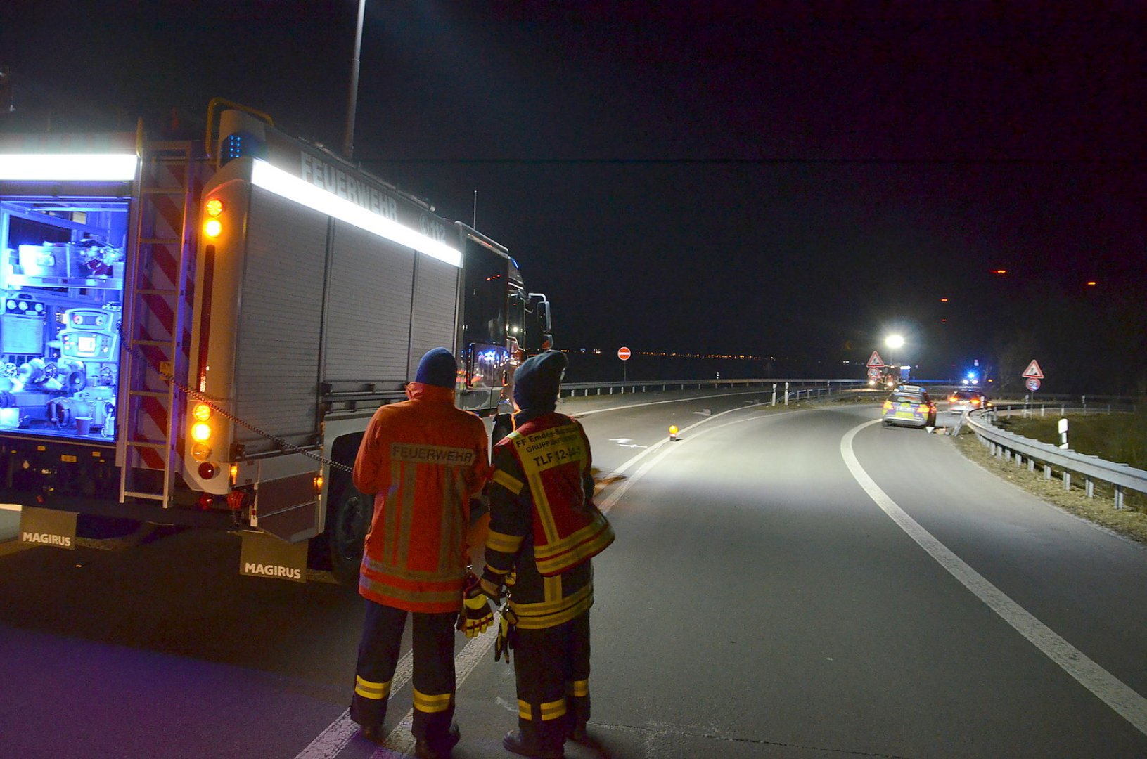 Unfall in Emden: Ein Toter und eine Schwerverletzte - Bild 1