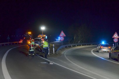 Unfall in Emden: Ein Toter und eine Schwerverletzte - Bild 2
