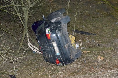 Unfall in Emden: Ein Toter und eine Schwerverletzte - Bild 4