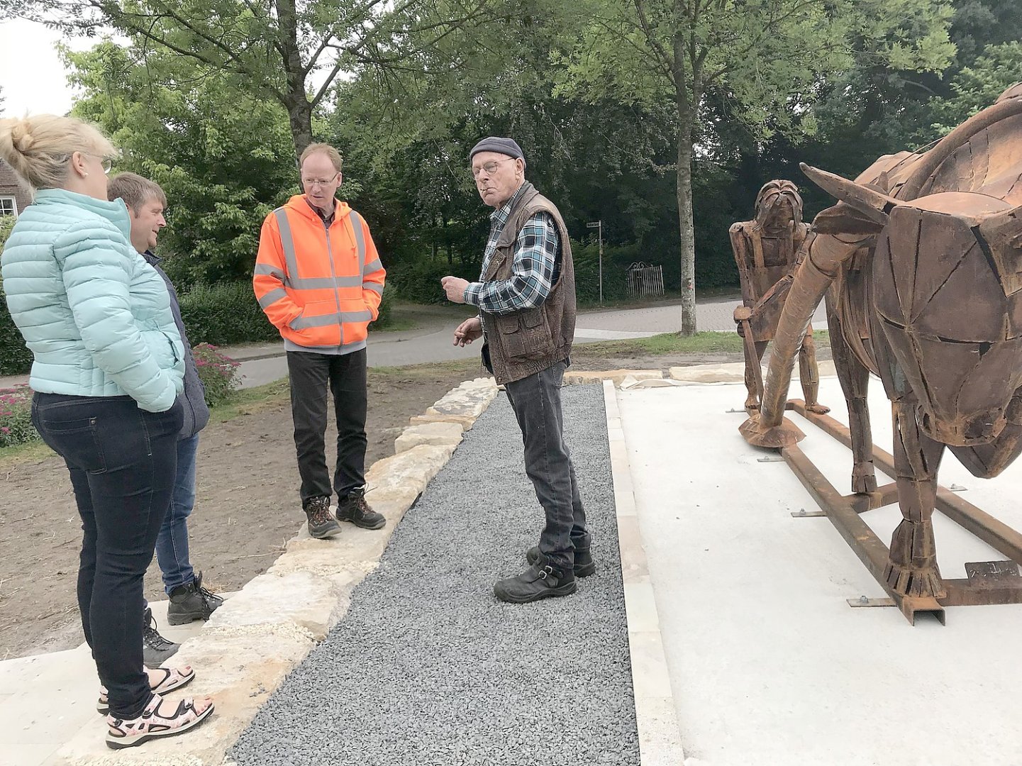 In Aurich erinnert Skulptur an Pflug von Walle - Bild 1