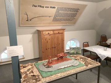 In Aurich erinnert Skulptur an Pflug von Walle - Bild 2