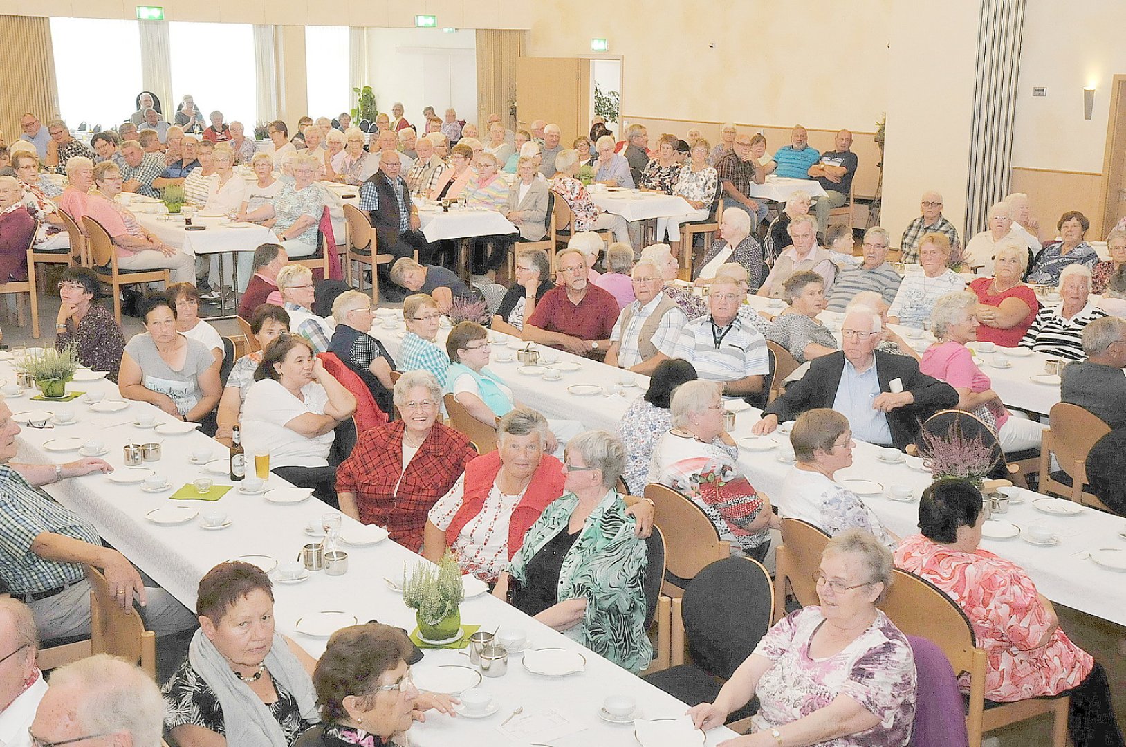 Es wurde gesungen und geschunkelt - Bild 1