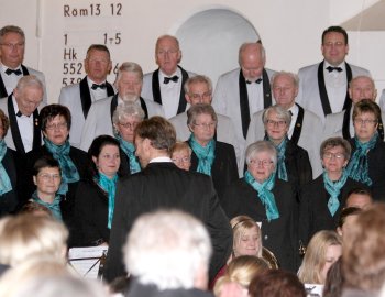 Adventskonzert der Liedertafel Harmonie in Weener - Bild 4