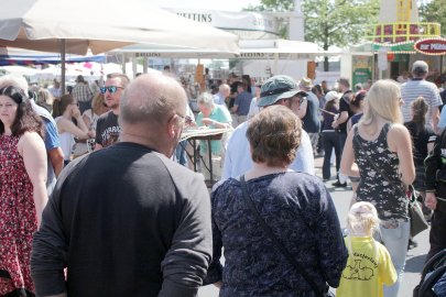 Die Matjestage zogen Tausende Besucher nach Emden - Bild 4