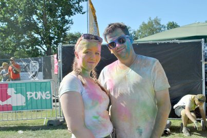 Tausende feiern Holi-Festival in Aurich - Bild 29