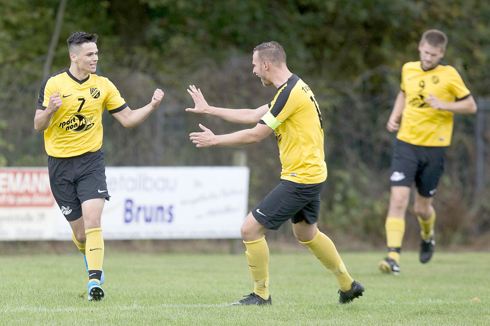 Weene gewinnt Spitzenspiel - Bild 1