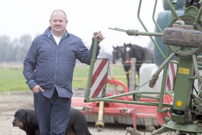 Uttumer Pferdehofbesitzer Burkhard Trauernicht hat es voll erwischt - Bild 4