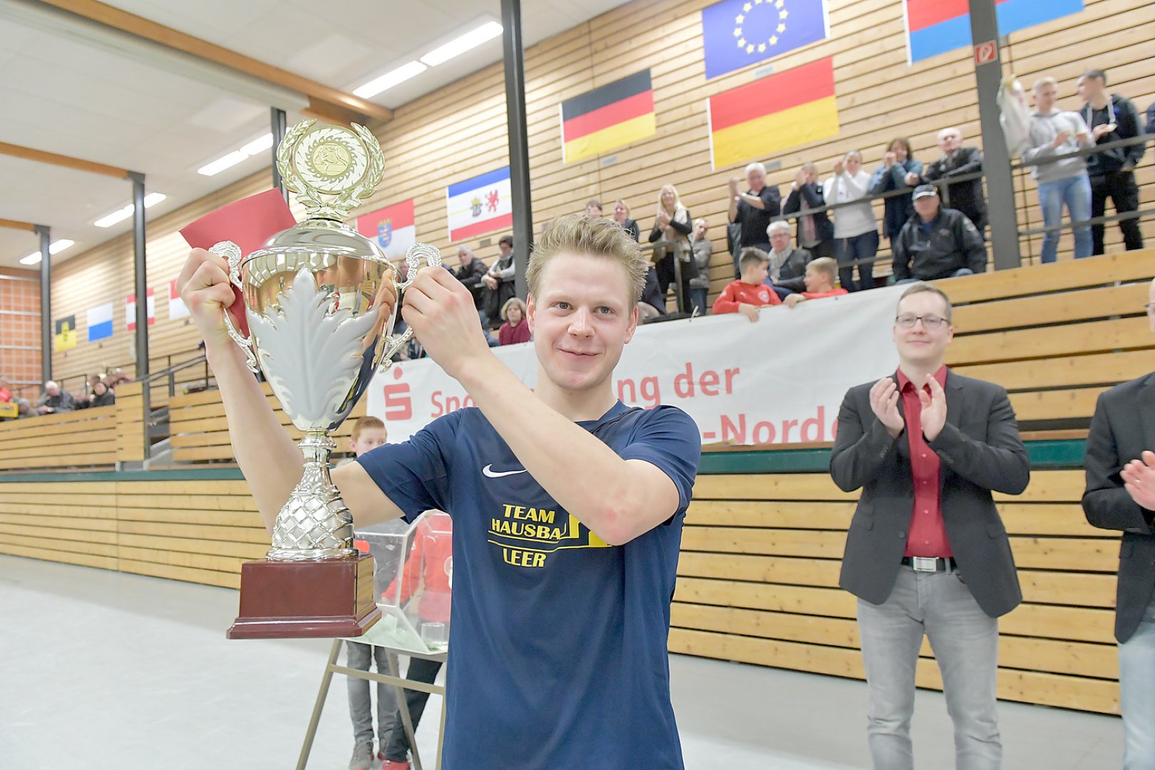 Volle Halle bei Ostfriesland-Meisterschaft - Bild 1