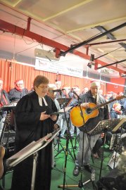 Gemeinsames Lied zum Abschluss gesungen - Bild 4