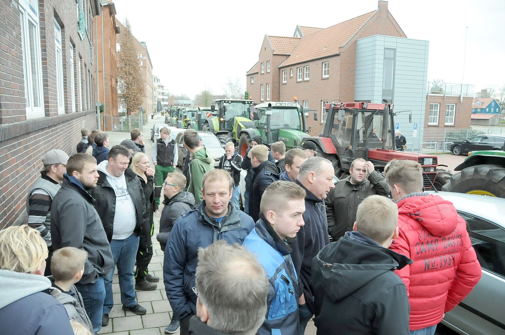 Landwirte protestieren gegen Milliardenhilfe - Bild 1