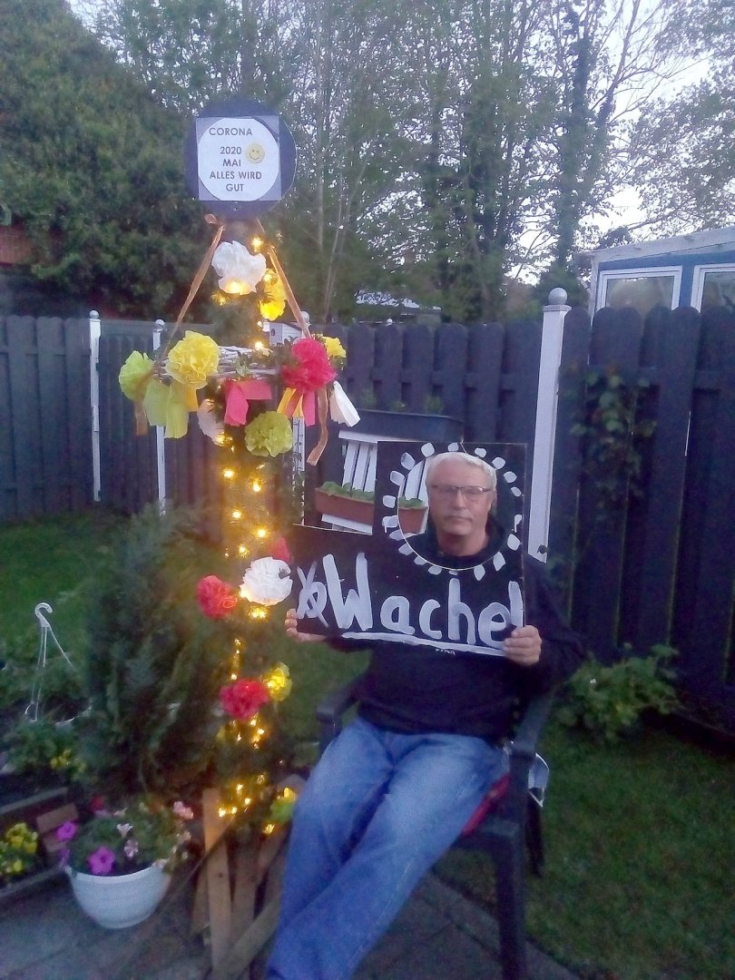 Ostfriesen zeigen ihre Maibäume - Bild 3