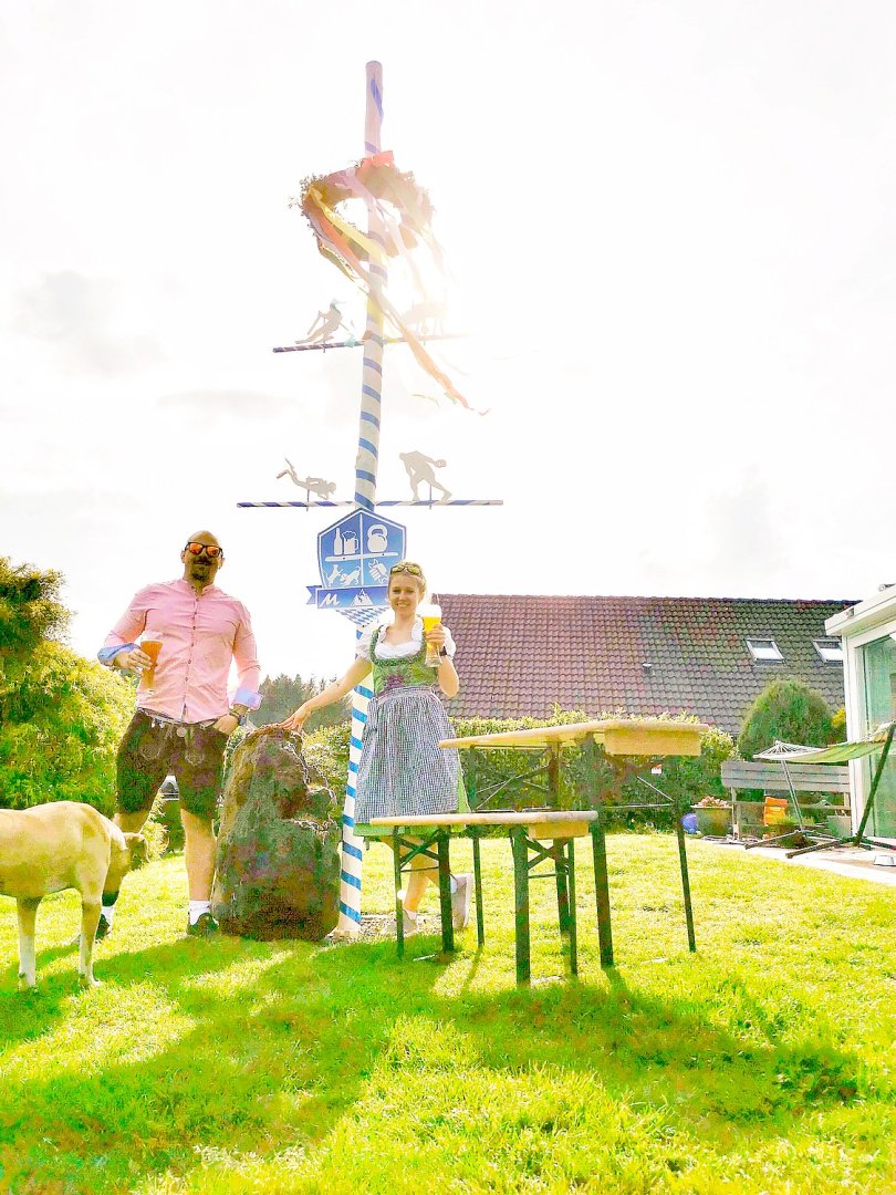 Ostfriesen zeigen ihre Maibäume - Bild 17