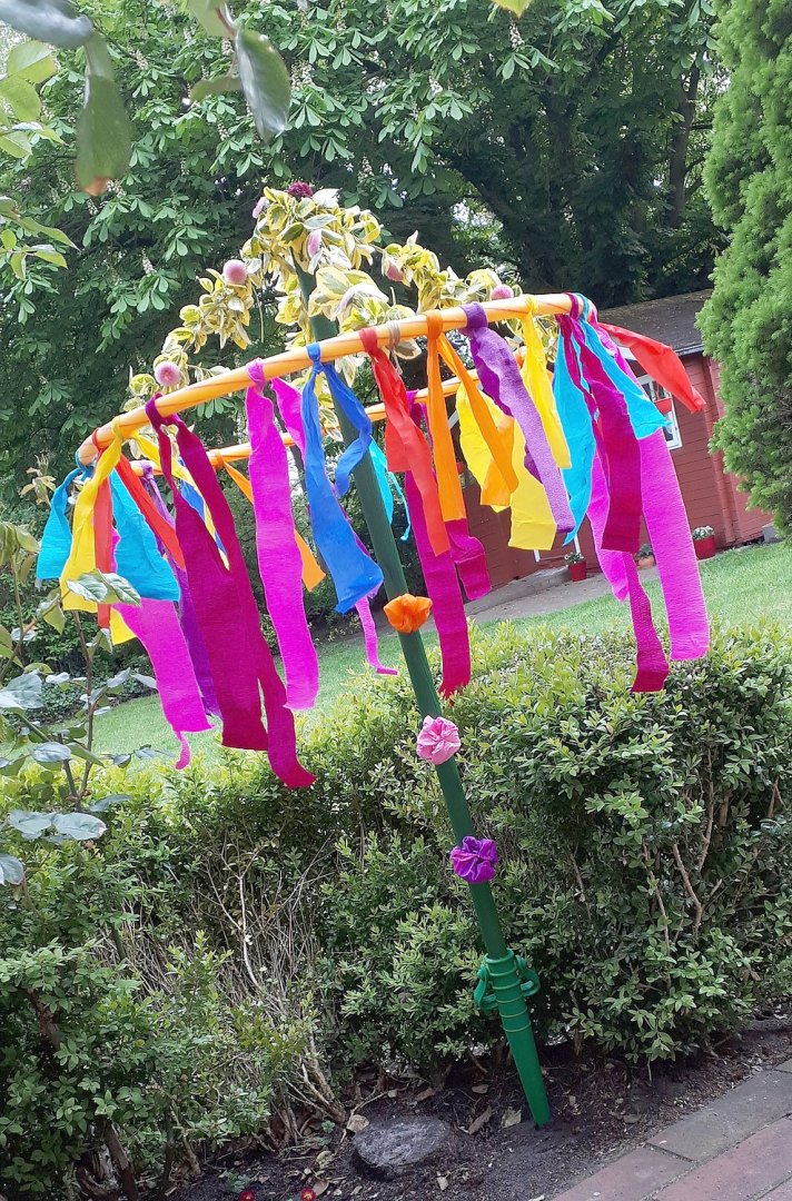 Ostfriesen zeigen ihre Maibäume - Bild 41