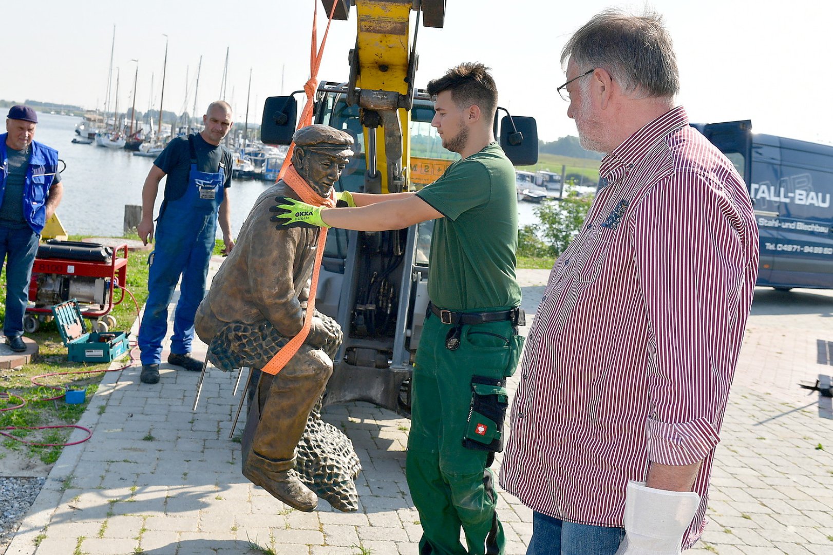 Netzflicker-Skulptur wird in Greetsiel aufgestellt - Bild 1