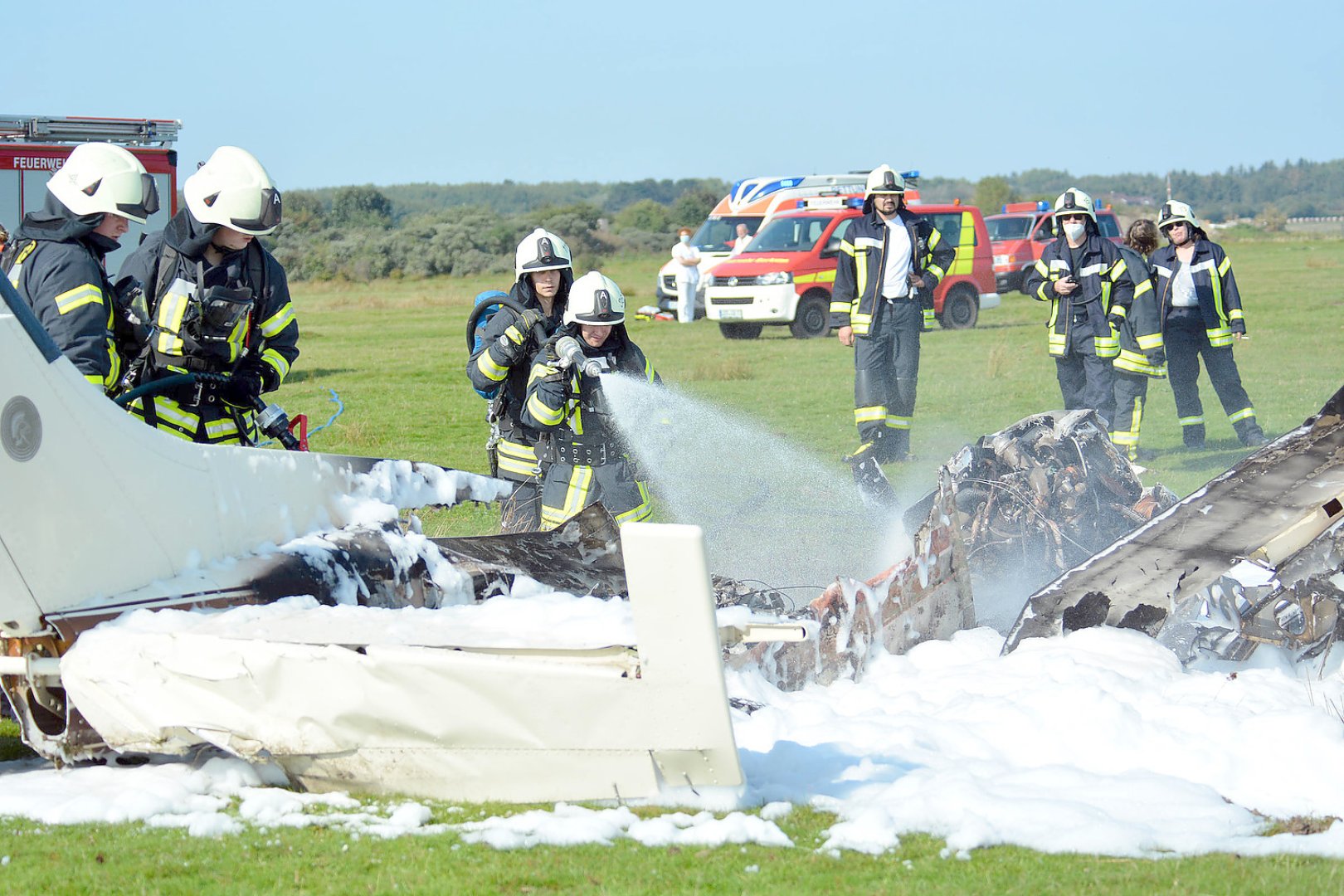 Flugzeug auf Borkum abgestürzt - Bild 1