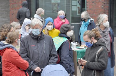 Mahnwache am Denkmalsplatz in Leer - Bild 4