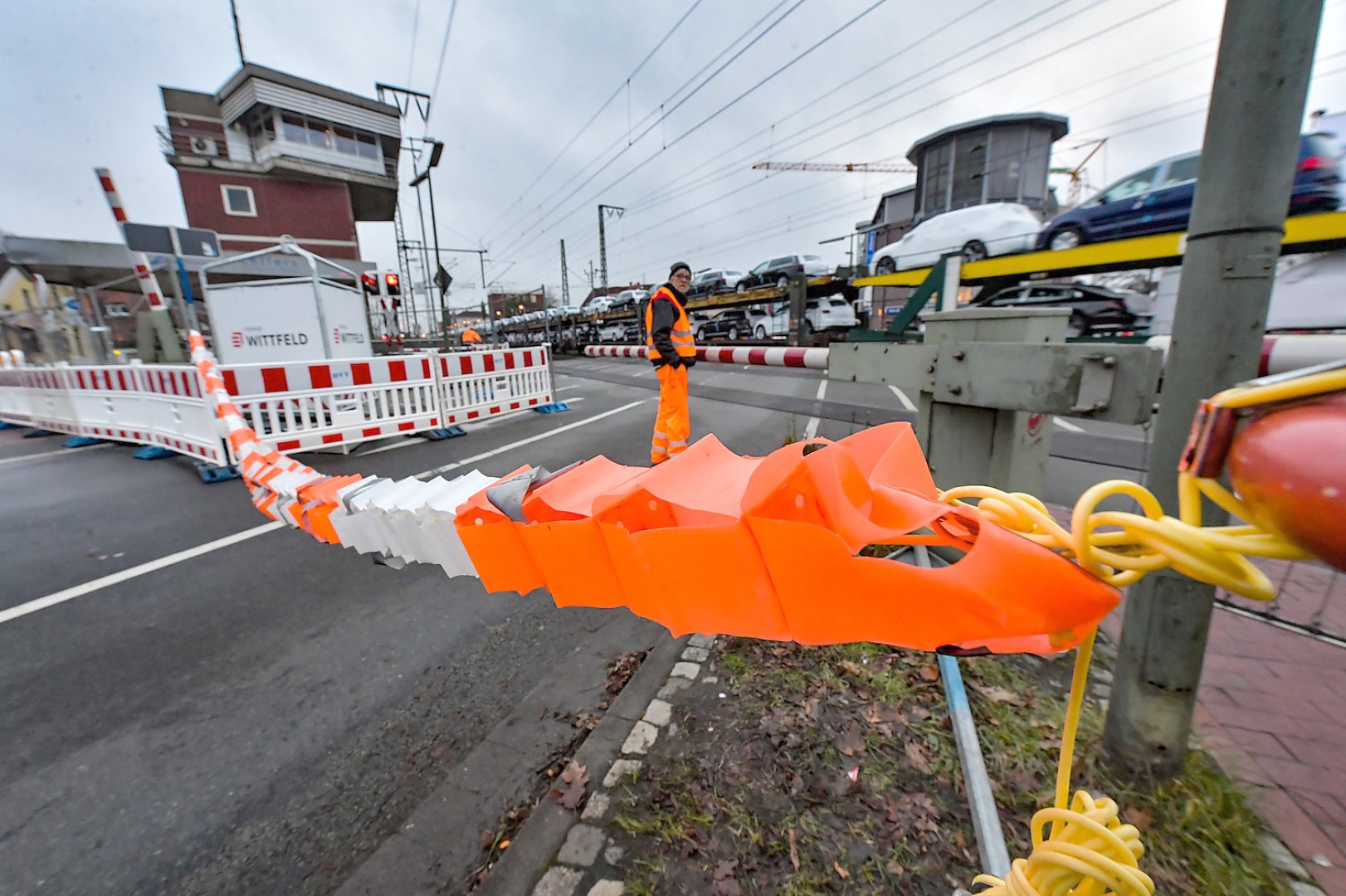 Mehr als ein Jahr Sperrung am Bahnübergang Bremer Straße - Bild 1